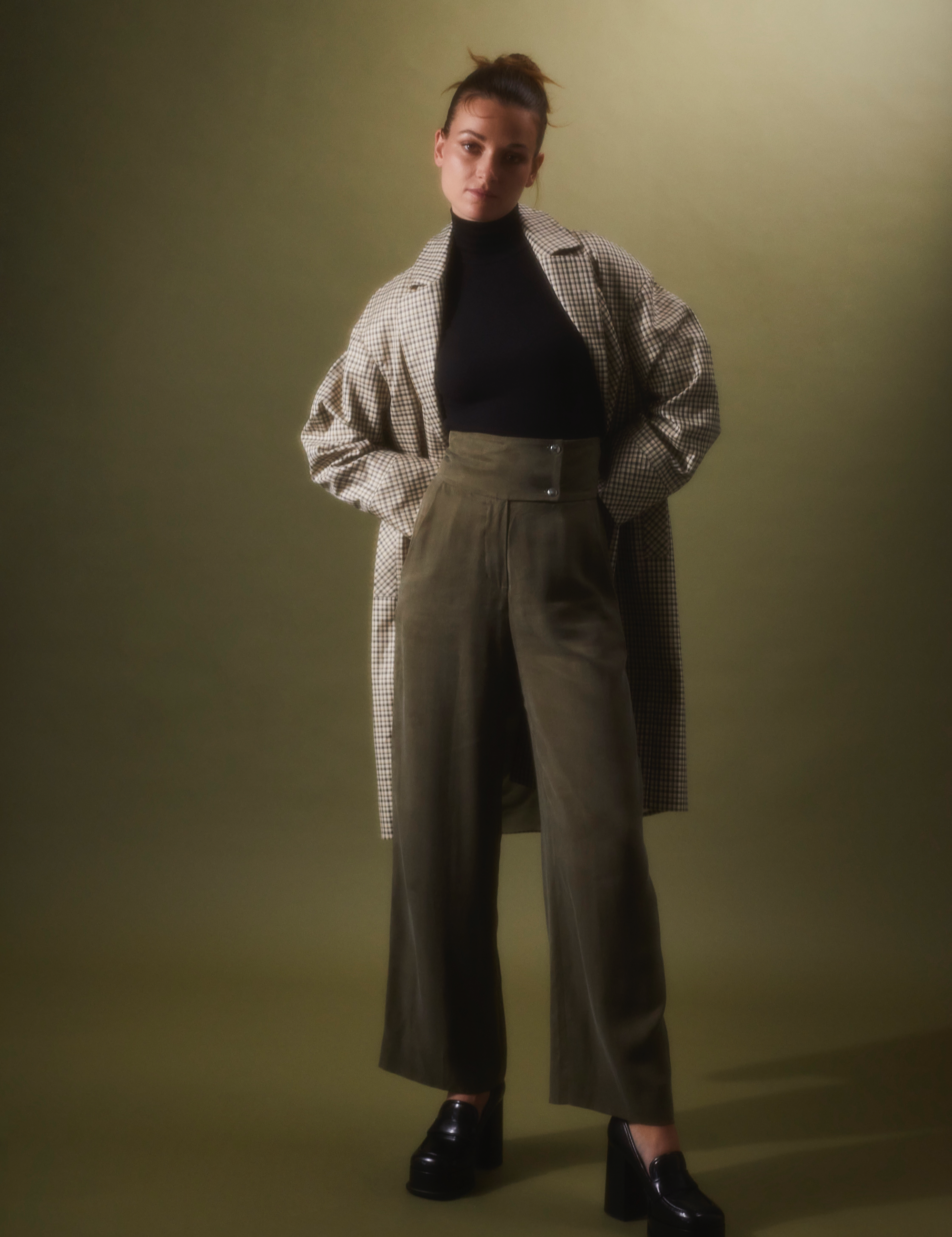 Taillenhose Alina Klemm soft olive Hose Damenbekleidung