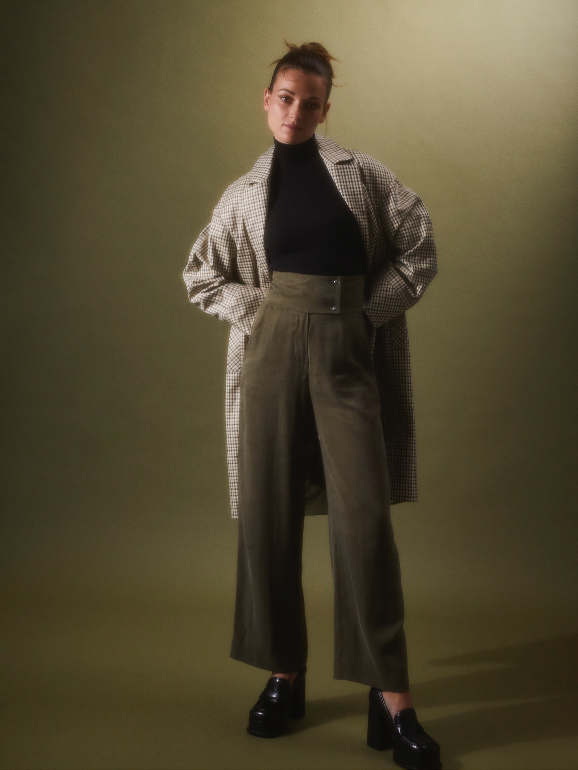 Taillenhose Alina Klemm soft olive Hose Damenbekleidung