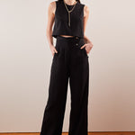 Taillenhose mit Croptop in schwarz