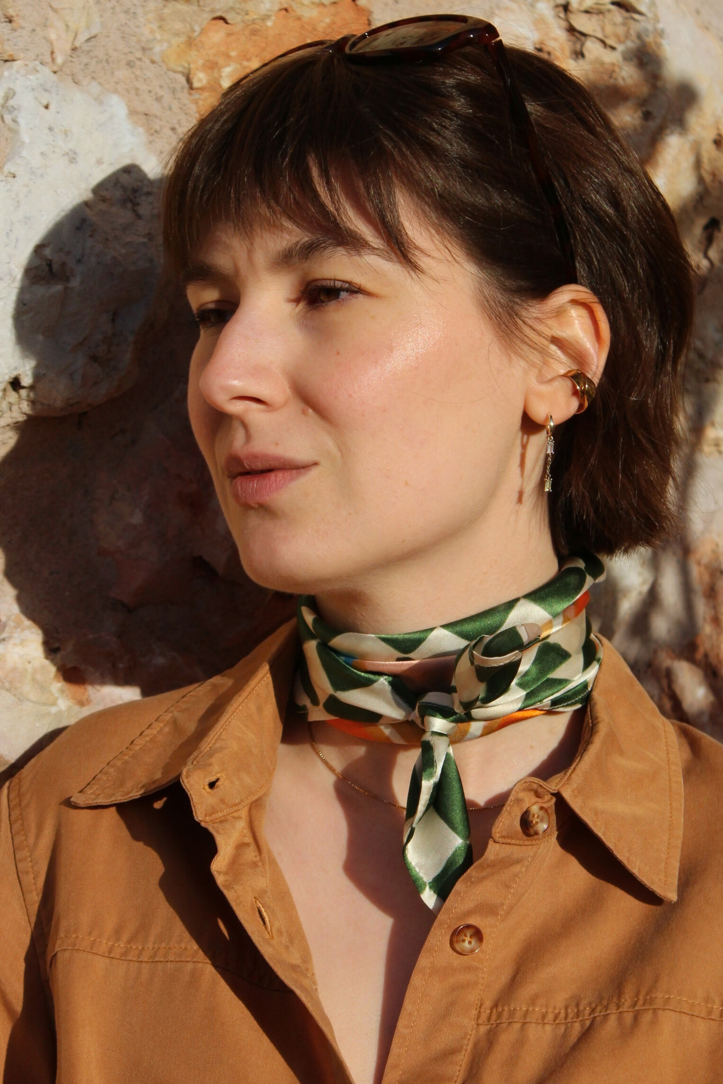 Halstuch kariert gebunden