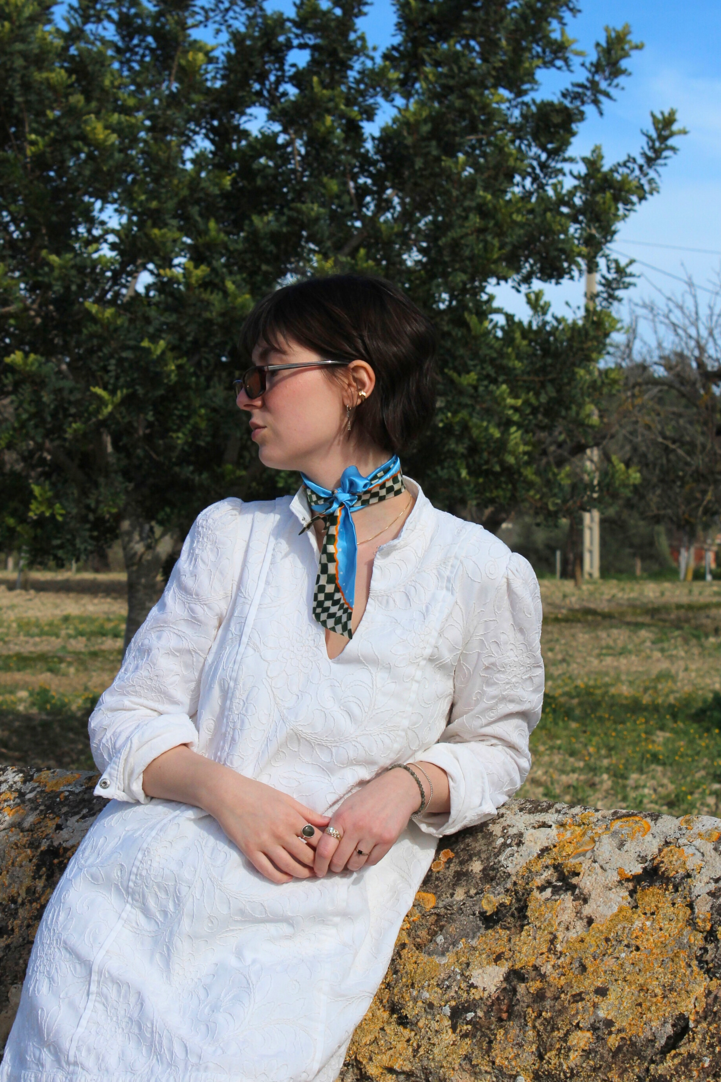 Seidenband blau Karomuster Tragevariante