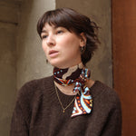 Seidenband in braun blau gemustert von Alina Klemm