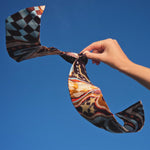 Seidenschal braun blau gemustert