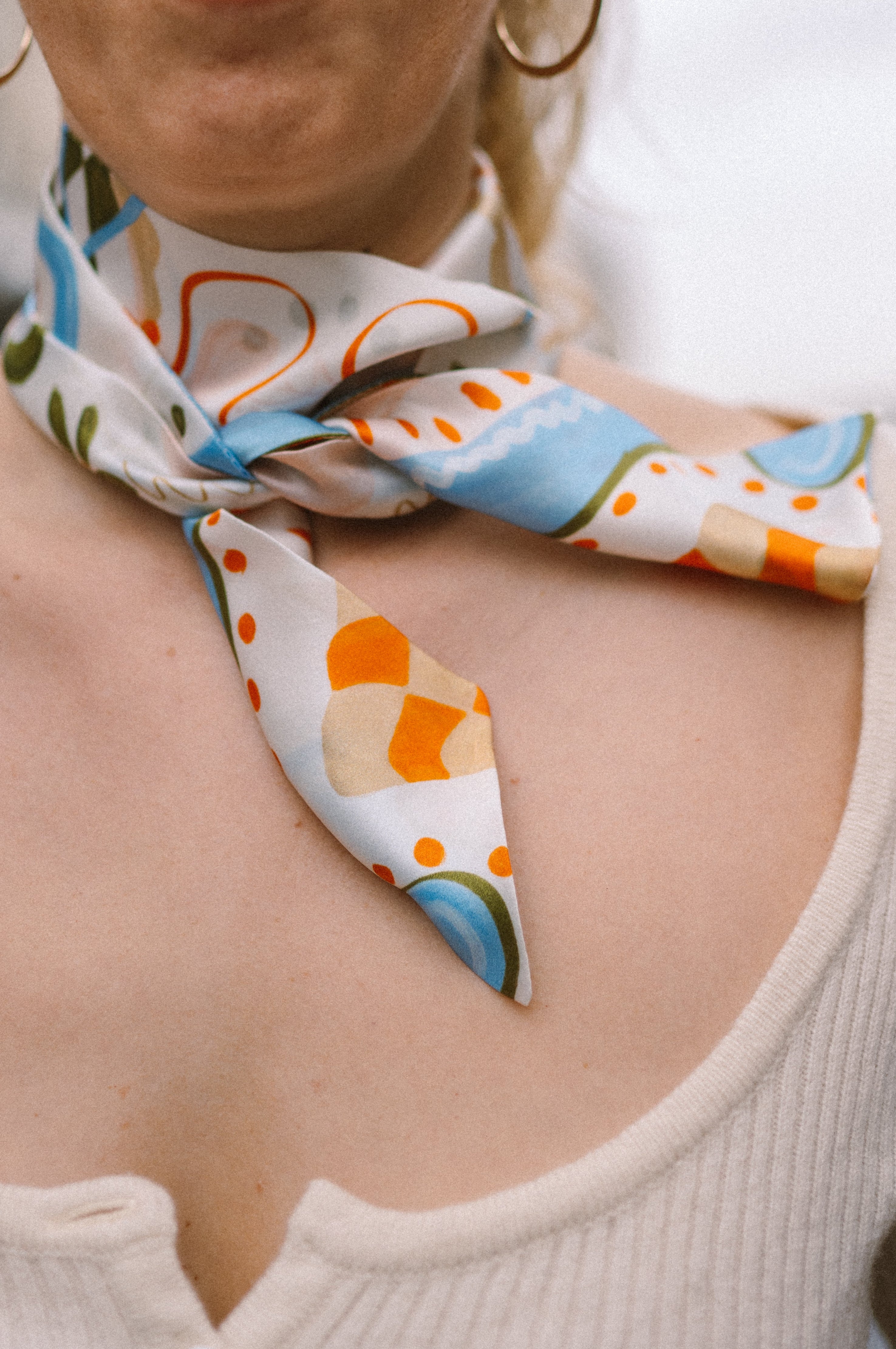 Seidenschal creme weiß blau orange von Alina Klemm