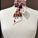 Seidenschal geknotet rosa bunt kariert