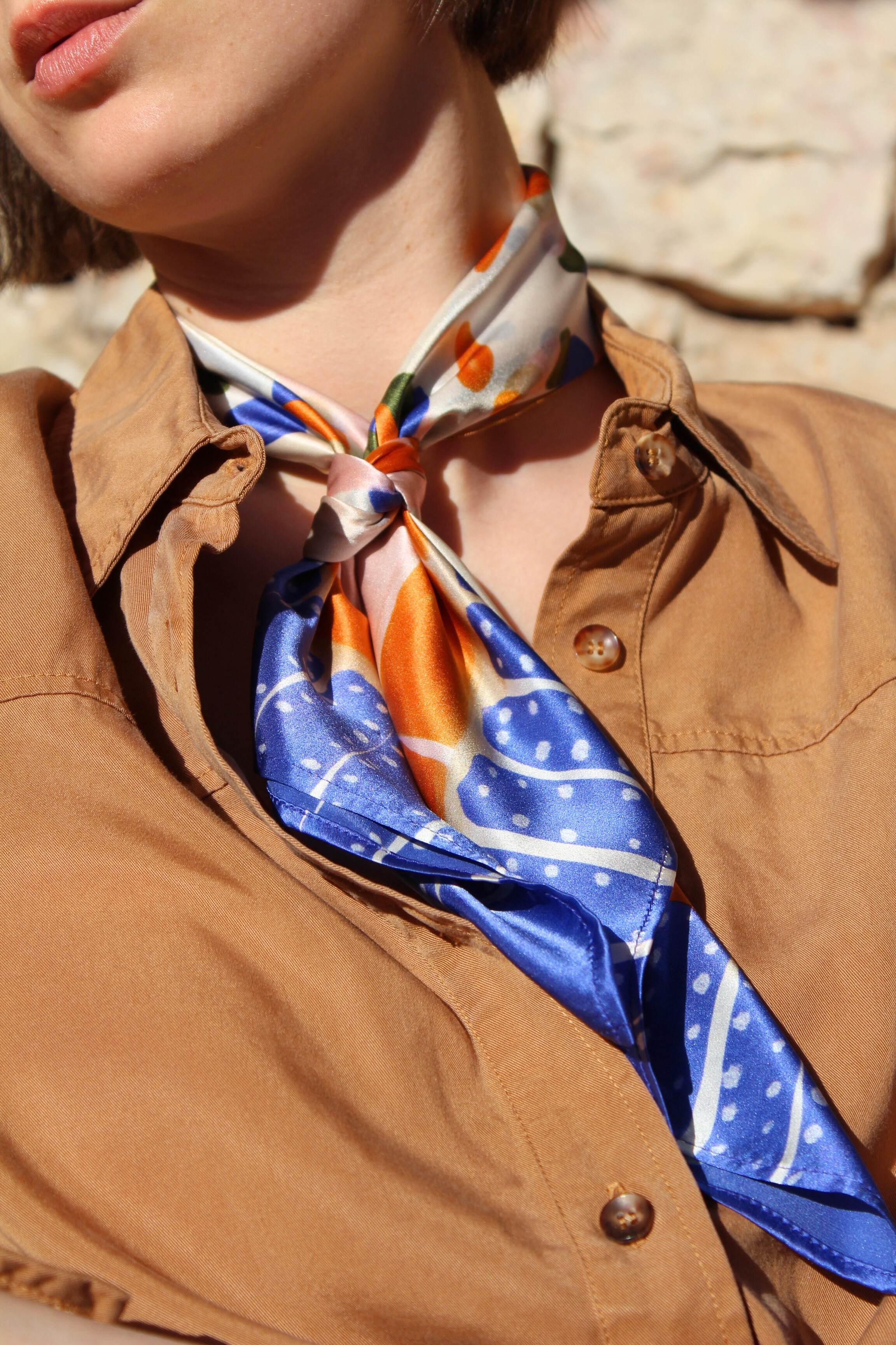 Seidentuch blau orange gemustert