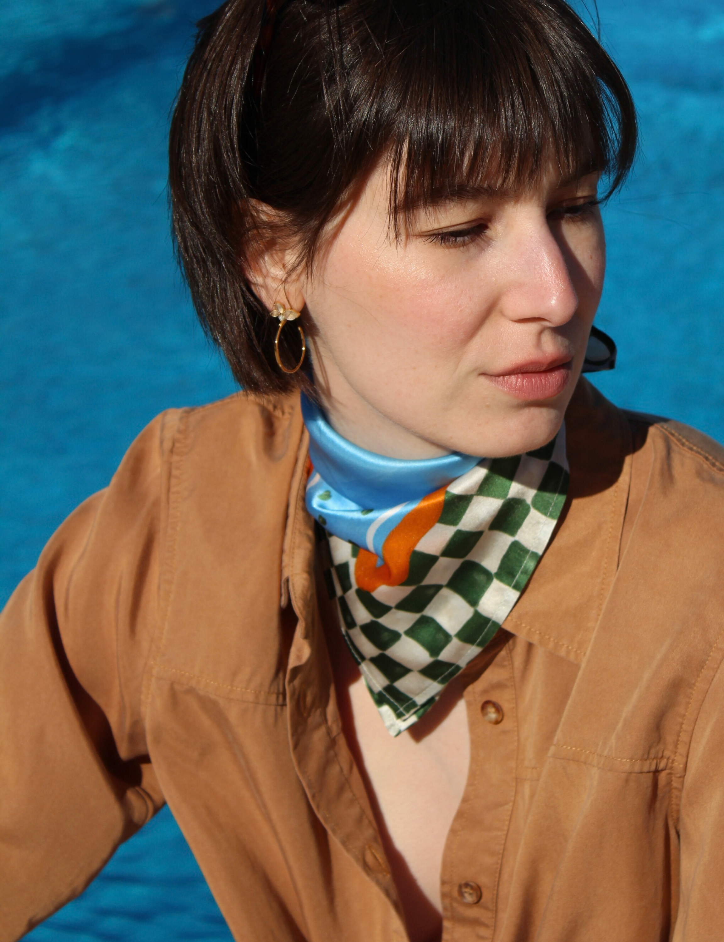 Seidentuch blau orange gruen gemustert 