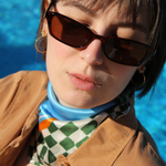 Seidentuch kariert blau Tragevariante