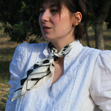 Seidentuch schwarz beige Tragevariante