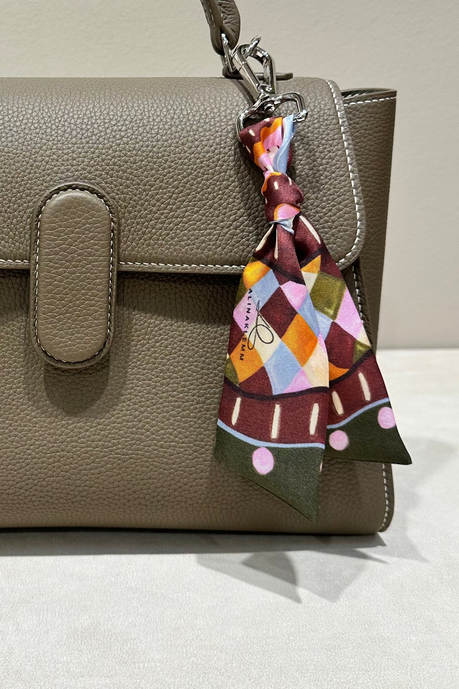 Taschenanhaenger bunt aus Seide