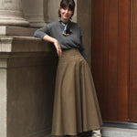 Weit ausgestellter Maxirock in oliv grün von Alina Klemm