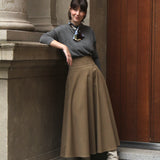 Weit ausgestellter Maxirock in oliv grün von Alina Klemm